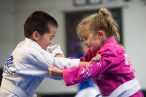 3 motivos para você matricular seu filho(a) no jiu jitsu.